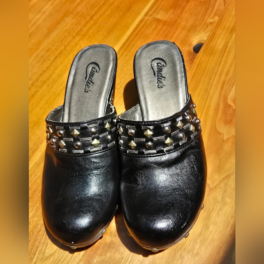 Candies Studded Black Clogs. Womens 8. - Picture 3 of 15
